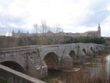 La CHD restaurar el puente viejo y crear un area de descanso en el Arlanza